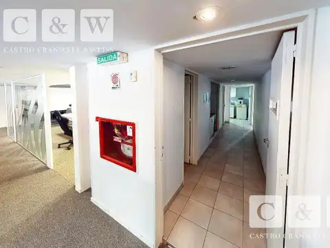 Muy buena Ubicación | Vista Abierta | Oficina en Buen estado