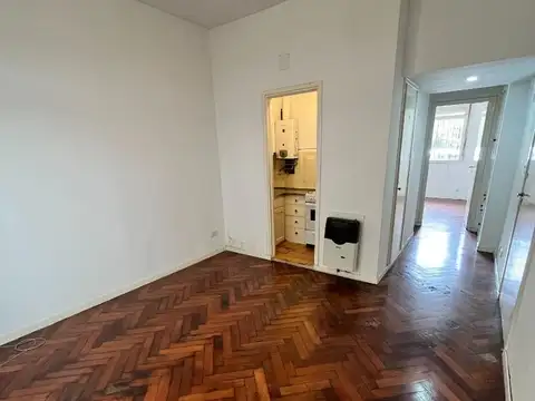 Besares 2800, Piso PB