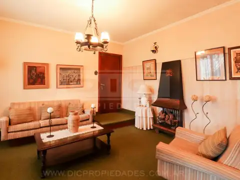 Rafael Obligado al 5700 entre Washington y Posadas