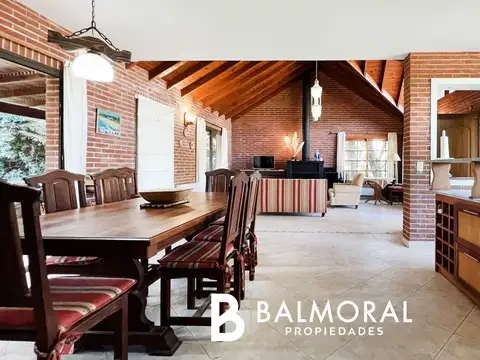 Casa 4 ambientes con 3 baños