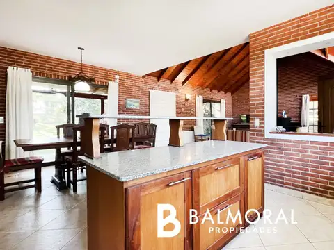 Casa en Alquiler Temporal con 2 cocheras