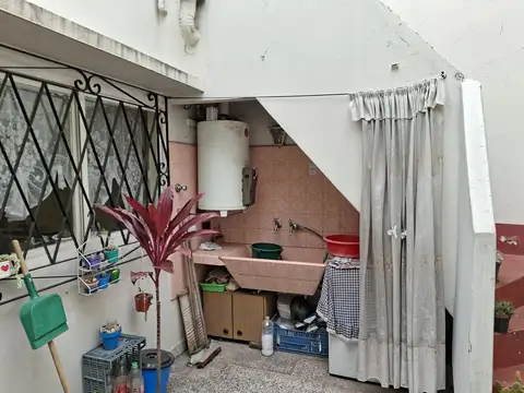 VENTA DE CASA 3 AMBIENTES EN LOMAS DEL MIRADOR