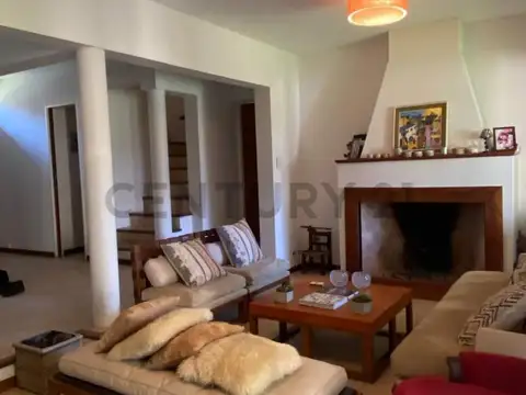 Casa en Venta 5 Ambientes Barrio  Cerrado Santa Clara