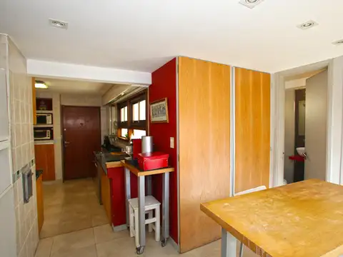 Departamento 6 ambientes con 2 baños