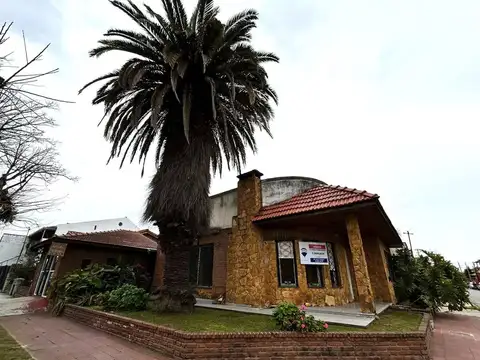 VENTA CASA 6 AMBIENTES CON PATIO Y JARDIN EN WILDE