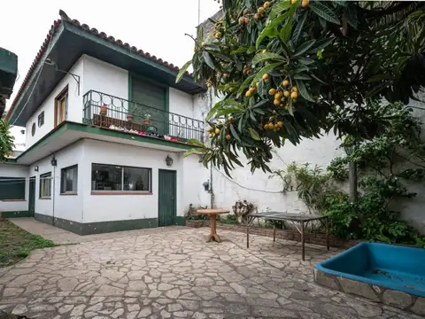 3 casas en venta 4 ambientes a refaccionar Adrogue