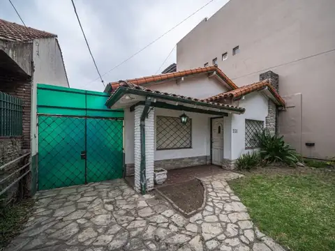 Casa en Venta en Adrogue, USD 200.000