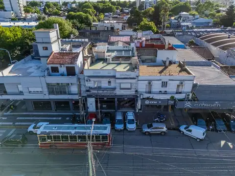 VENTA EXCELENTE LOCAL CON 2 DPTOS QUILMES CENTRO