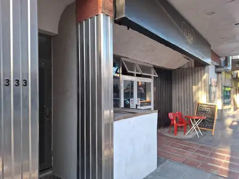 Alquiler Anual Importante Salon ! Santa Teresita