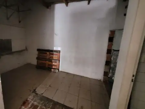 Local en Alquiler en Moron Norte, $ 800.000