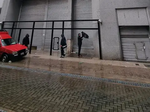 Edificio en Block con Local comercial