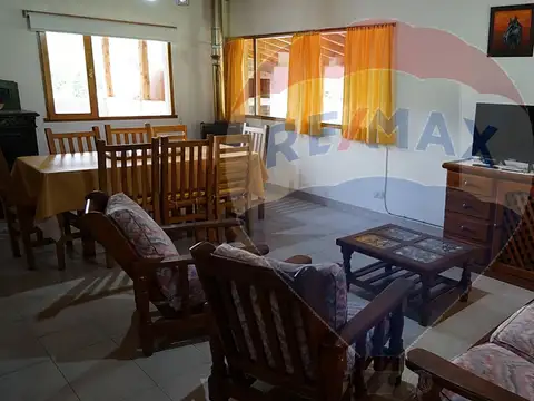 Casa en Venta con 2 cocheras