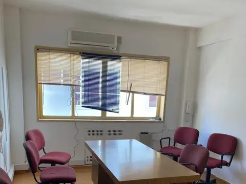 VENTA 3 oficina conectadas amplias y luminosas, excelente ubicación