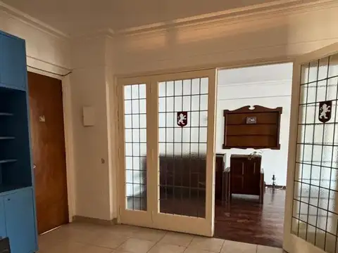 OPORTUNIDAD: Exclusivo departamento en el Emblemático Edificio "Capri"Rioja 1411