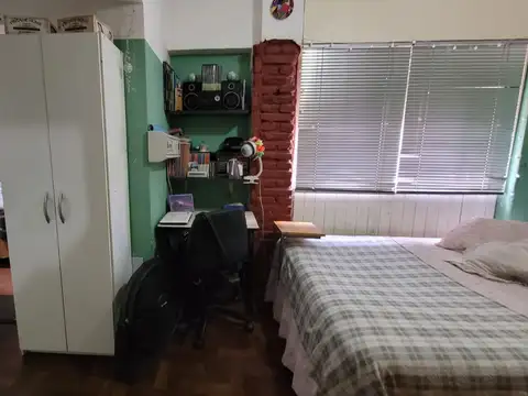 SE VENDE CASA DE TRES DORMITORIOS EN PARQUE SAN MARTIN, MERLO