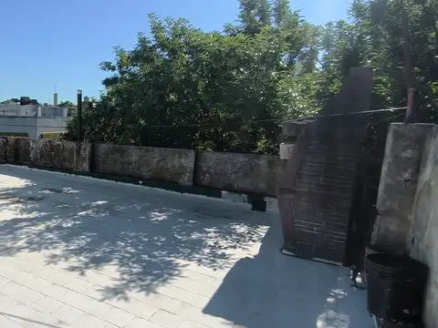 Depto Tipo Casa en Venta 50 años