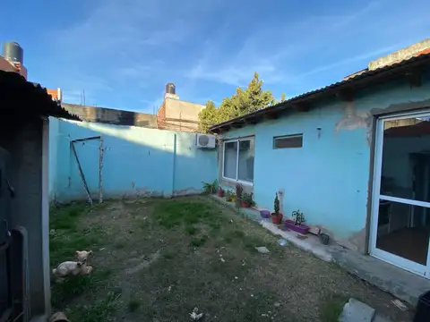 Casa 4 ambientes con 1 baño