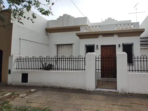 OPORTUNIDAD CASA DE ESTILO S/LOTE 8.66 X 26 EN BANFIELD!