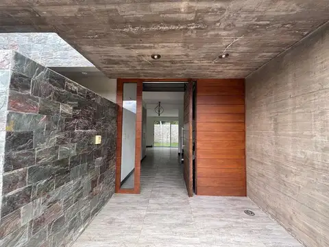 Casa en Alquiler de 3 dormitorios