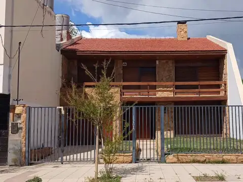 Venta de Casa Zona Comercial