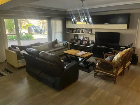 Casa en Alquiler de 4 dormitorios