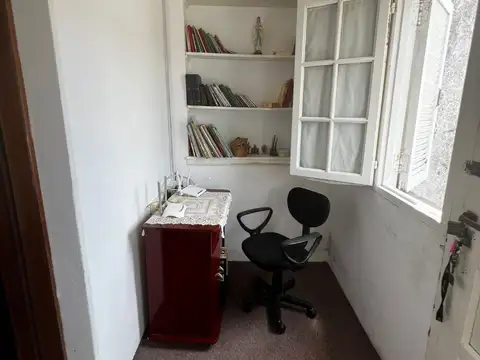 CASA CON INMEJORABLE UBICACIÓN EN VENTA, GENERAL LAS HERAS