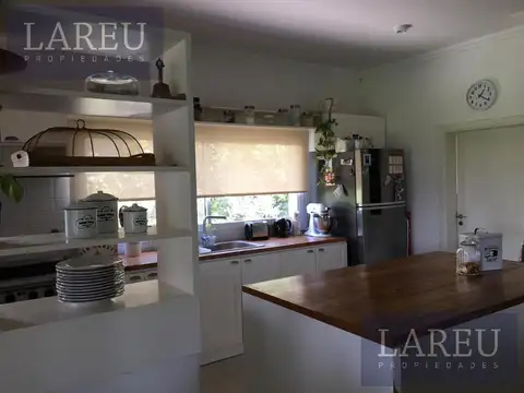 Casa 6 ambientes con 3 baños