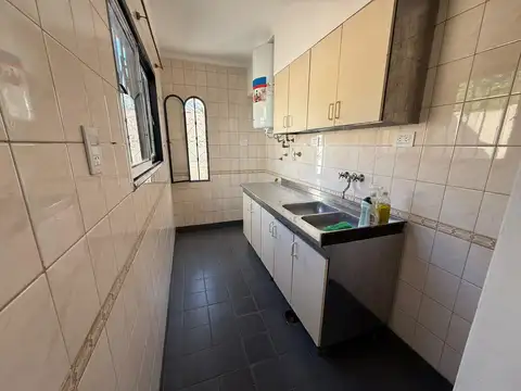 Casa 5 ambientes con 1 baño