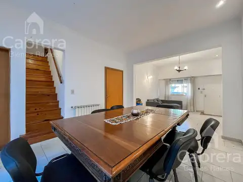 Venta casa de 3 dormitorios con patio y garaje, en La Plata