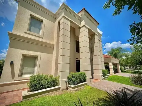 Casa en barrio Terravista C.C