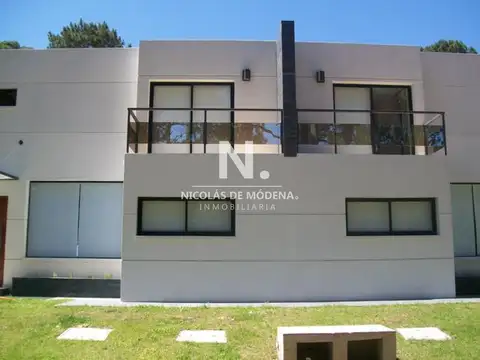 Casa de 4 dormitorios dentro del Complejo Solanas.