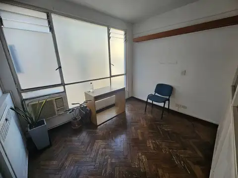 VENTA OFICINA TRIBUNALES C/BAÑO/KITCHENETTE PROPIO