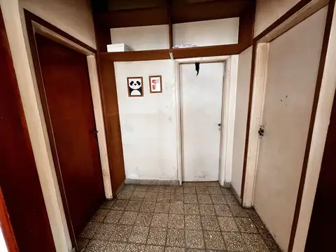 Casa 4 ambientes con 1 baño