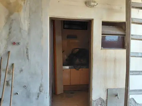 CASA A REFACCIONAR CON GRAN POTENCIAL