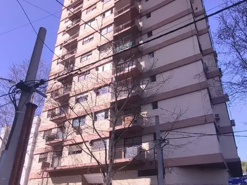 EXCELENTE 2 AMB EN EL CENTRO DE RAMOS MEJIA