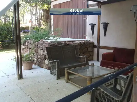 Casa 6 ambientes con 4 baños