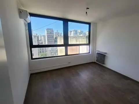 Se Alquila Oficina en el barrio San Nicolás.