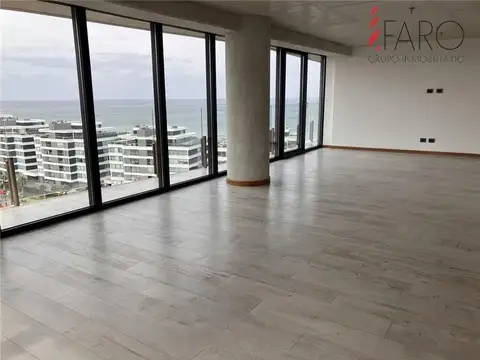 Espectacular apartamento en edificio de categoria.