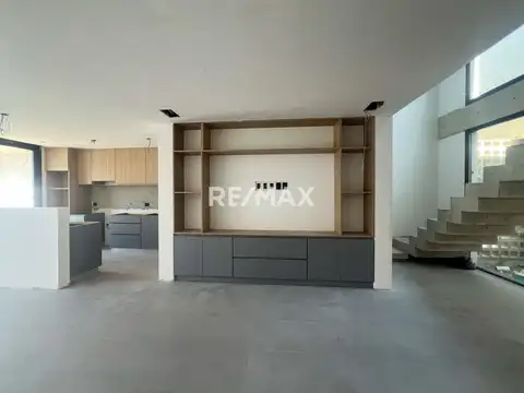 Depto Tipo Casa 4 ambientes con 2 baños