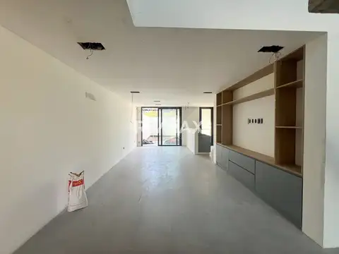 Depto Tipo Casa en Venta con 1 cocheras