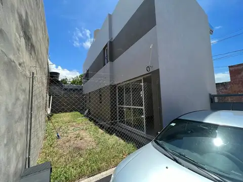 Casa 2 ambientes con 1 baño