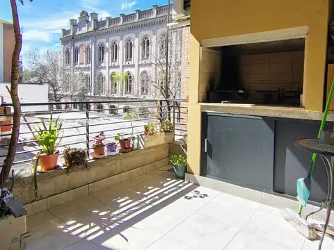 En venta depto 2 amb con cochera en Caballito