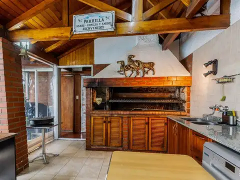 Casa 6 ambientes con 6 baños