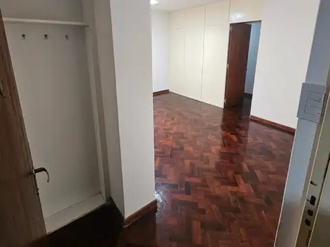 Avenida Pellegrini 700, Piso 8