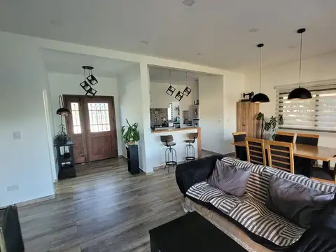 Casa en Alquiler en Pilar del Este - San Ramon, USD 1.000