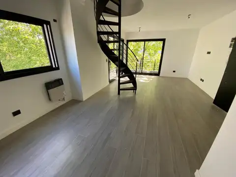 Lincoln 4000, Piso 4