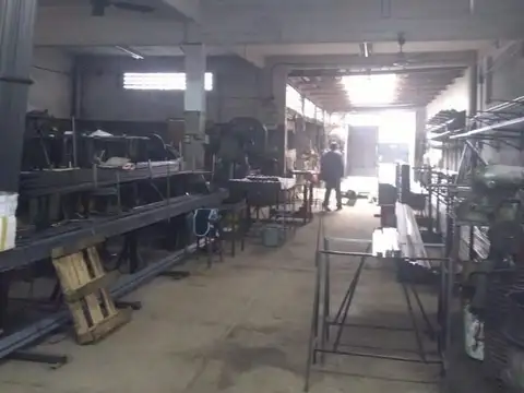 GALPON 300 MTRS- VENTA-CASEROS