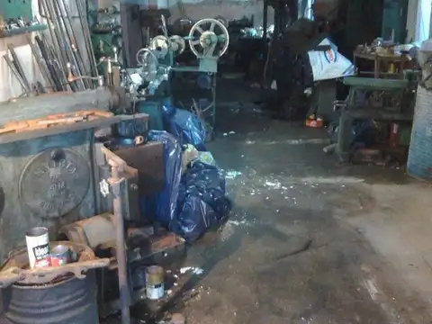 Galpon en Venta en Chacarita, USD 330.000