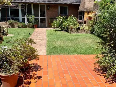 VENTA CASA SEIS AMBIENTES CASTELAR SUR APTO CREDITO