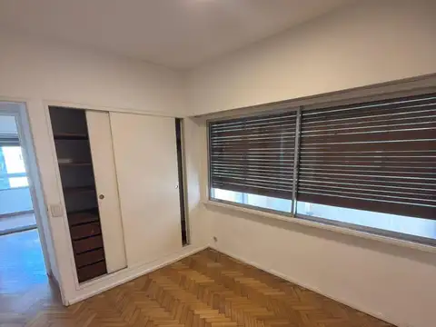 Palermo (Tte. Benjamin 1614) Semipiso al frente 3 ambientes.  Baulera. Balcón. 63 m2